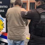 “Él paga la comida”: detienen a un hombre que abusaba de su hija adolescente con el consentimiento de la madre