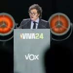 Milei volverá a España sin reunirse con Pedro Sánchez y en medio de la crisis política por Adorni