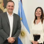 El Gobierno pone a Manuel Adorni a recorrer ministerios para intentar calmar la interna