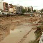 Valencia sigue en aviso rojo por lluvias mientras se desactiva en Tarragona y Castellón