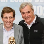 Almeida elige a Carlos Sainz para encender las luces de Navidad por "encarnar perfectamente los valores"