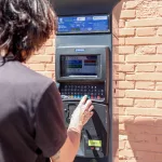 El Ayuntamiento plantea aumentar la zona SER: más horas, incluidos domingos y festivos, y llegada a 22 barrios