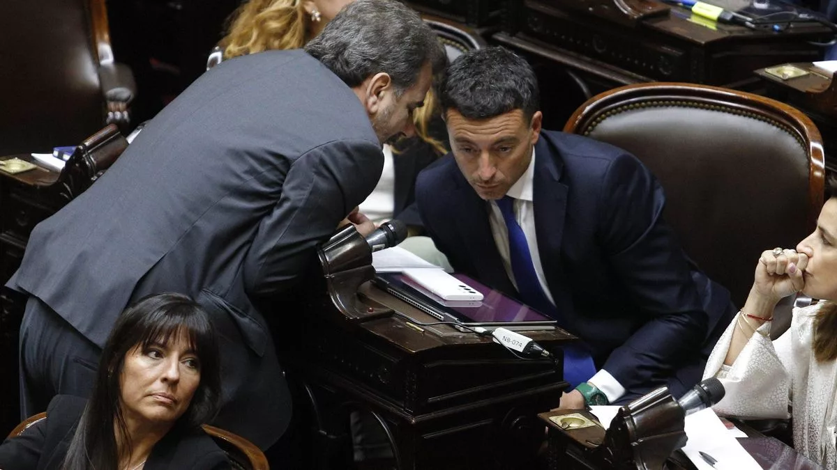 Cristian Ritondo conversa con Rodrigo de Loredo