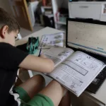 Las autoridades de Datos avisan de los “riesgos” de las plataformas escolares digitales: “Los principales afectados son menores de edad”