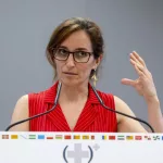 Mónica García suma otro frente: los veterinarios se rebelan y anuncian un otoño de protestas
