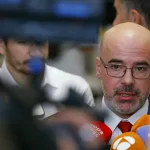 Madrid amenaza con llevar a los tribunales al Delegado del Gobierno si no devuelve con sus familias a los ‘menas’ más “conflictivos”: “Actúa por el interés superior de Sánchez”