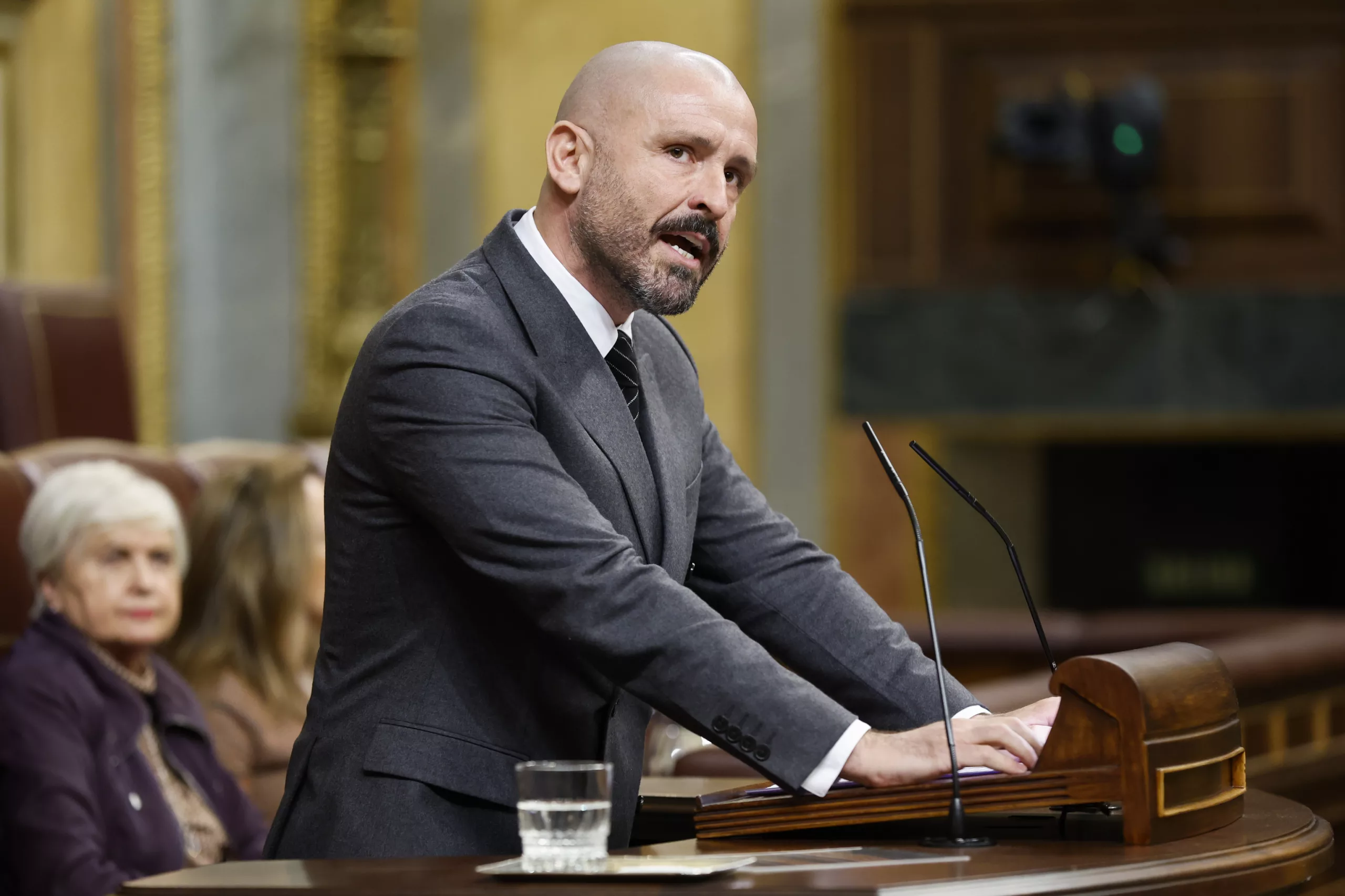 El PP fuerza una votación en el Congreso para prohibir la "autodeterminación" trans de género en el Registro Civil