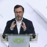 Vox acusa al PP de “demonizarle” y considera el ‘giro’ de Feijóo en inmigración un “paripé para intentar copiar” su discurso