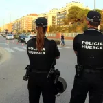Heridos dos agentes de la Policía Local de Huesca al intentar frenar una pelea en un bar