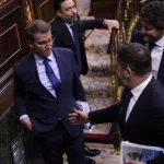 Los veinteañeros abandonan a Sánchez y se refugian en Vox: el PSOE retrocede en sólo tres meses 8,5 puntos entre los jóvenes