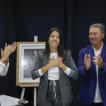 El PP amplía su poder en A Coruña e inviste a la primera alcaldesa de Ribeira tras una tensa moción de censura entre abucheos y gritos de “traición”