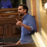 Juventudes Socialistas logra que el Congreso pida al Gobierno que permita que las comunidades de vecinos prohíban el alquiler de habitaciones turísticas gracias a la abstención de Vox