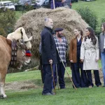 Leonor, testigo en Valdesoto del “mejor espíritu asturiano”: Sidros, bolos y comedia