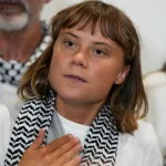 Greta Thunberg aparece en un tren a Vigo y desata las especulaciones sobre su presencia en Galicia