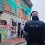 Desalojada La Gatonera, un “nido de violentos” de extrema izquierda en Carabanchel: “Dentro era un museo antipolicías… También impartían talleres para okupar viviendas”