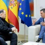 Bruselas rectifica y avisa a Sánchez sobre el proceso de regularización: “Debe garantizar que sus decisiones no tienen consecuencias negativas en la UE”