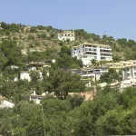 El Obispado de Mallorca inicia un proceso judicial para desahuciar a una familia de ‘okupas’ de un edificio situado en sus terrenos