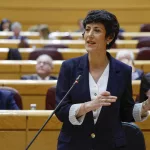 El Gobierno intenta atajar la polémica por la obligación de lenguas cooficiales para regularizar a los inmigrantes y afirma que no serán exigibles “de inicio”