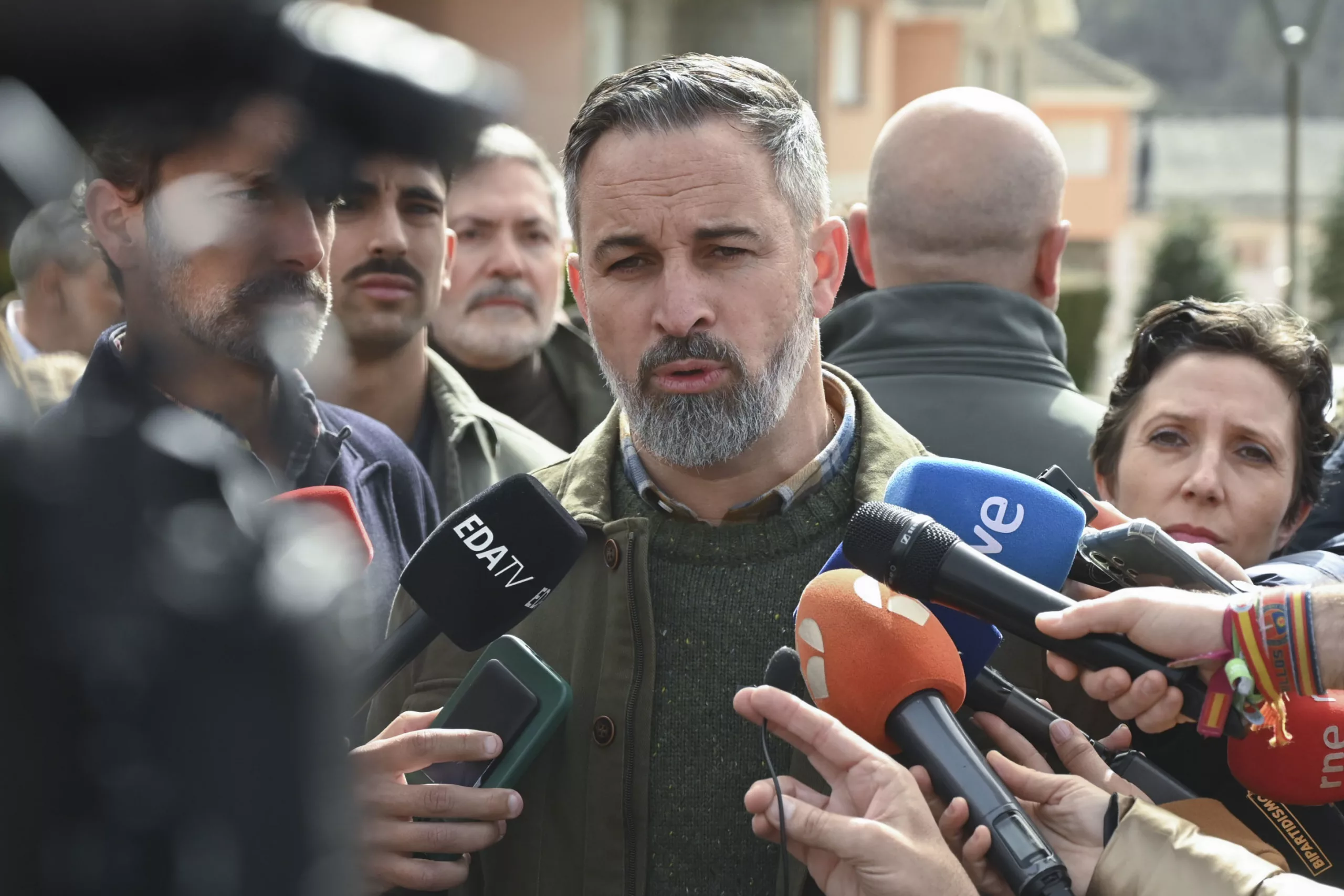 Las cinco palabras que pueden cambiar todo en la relación PP-Vox: "Oposición por todos los medios"