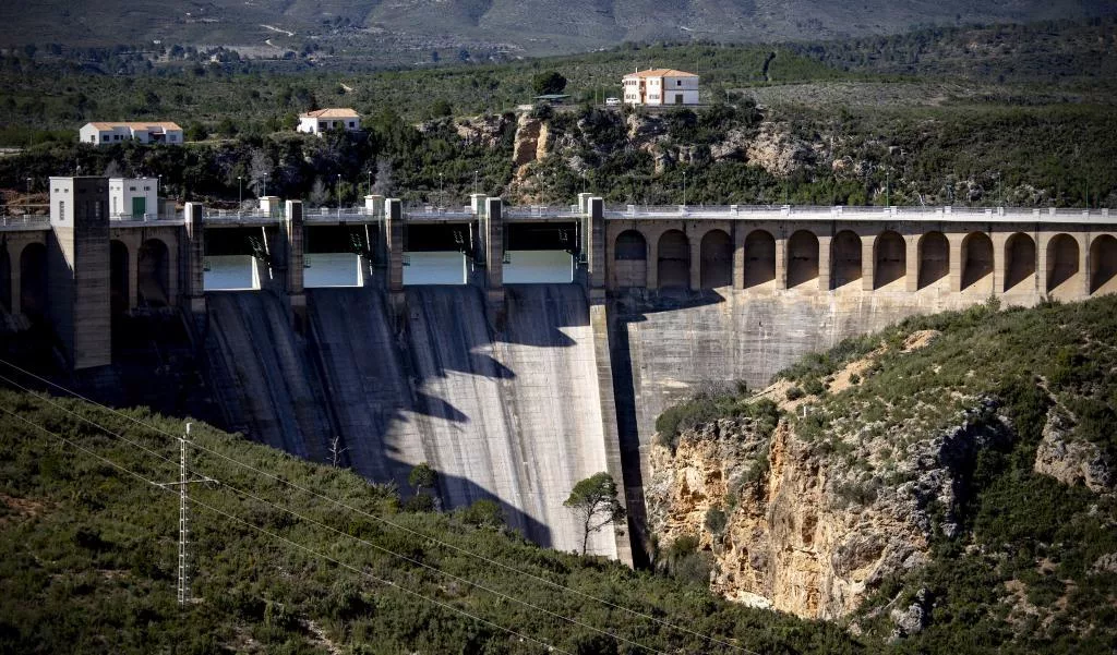 Denuncian a la Confederación Hidrográfica por el estado crítico de la presa de Forata y los "graves riesgos para la población"