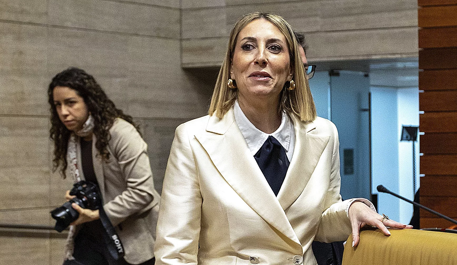 Vox no apoyará a Guardiola y el PP se lanza contra Abascal: "Nunca pensamos que uniría sus votos al partido de Sánchez en contra de un gobierno del PP"