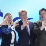 Feijóo exige a Vox que deje de poner “excusas” y cumpla su “obligación” de desbloquear los gobiernos autonómicos: “¡Ya está bien!”