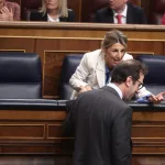 Recado de Yolanda Díaz a su rival Carlos Cuerpo y el PP se mofa de que su “enemigo” le “adelante por la derecha”