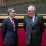 Un magistrado denuncia la “obsequiosa deferencia” del Constitucional con los ‘decretazos’ de Sánchez