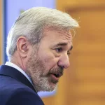 Azcón mantiene la cautela sobre la negociación con Vox a poco más de un mes del cierre del plazo para llegar a un acuerdo