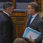 Inmigración y el papel de oposición, los dos frentes a los que se agarra Abascal para debilitar a Feijóo