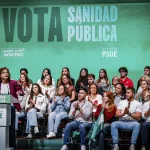 La Junta Electoral obliga al PSOE a modificar su campaña telefónica ‘fake’ sobre la sanidad y le reprocha que “induce a confusión”