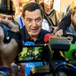 Juanma Moreno se mete en el lío