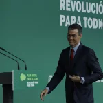 Sánchez se refugia en su agenda internacional para intentar trasladar normalidad en plena tormenta por el caso Zapatero y la citación de Peinado a su mujer