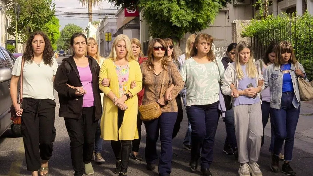 Las amigas de María Soledad Morales, en una escena del documental.