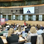 Sánchez se presenta en Bruselas como el garante de la democracia y la “confianza en el futuro” en plena ola de casos de corrupción