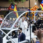 La Policía evitó un boicot separatista en la Sagrada Familia al expulsar a varios coros con ‘estelades’ que iban a gritar “independencia”