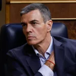 El ‘rey’ Sánchez está atado a su Zapatero