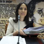 Quienes no dimiten, quienes no les cesan