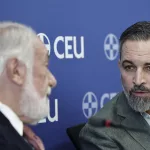 Abascal reclama un referéndum sobre la regularización de inmigrantes y las “nacionalizaciones masivas” del Gobierno
