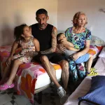 Evacuados de sus casas por el incendio de Los Gallardos: “Mi madre vivió la dana en Paiporta, yo recién operado y ahora esto”