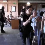La Escuela de Policía de Ávila se convierte en el mayor refugio contra el fuego: hoy cerrará el día con 1.500 desalojados