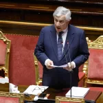 Tajani critica que España no haya consultado con la UE la regularización de migrantes