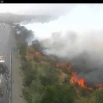 Un incendio en el municipio segoviano de Navas de San Antonio obliga a cortar el tráfico en la N-VI y a desviarlo en la AP-6