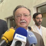 El presidente de Ceuta pide habilitar un “espacio” donde “permanezcan confinados” los hasta 11.000 migrantes que pueden seguir en la ciudad