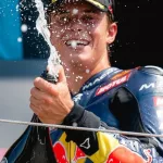 Moto3 en Silverstone: Valentín Perrone logró el podio con un sobrepaso sobre el cierre