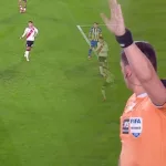 Video: el lujo con el hombro de Di María que terminó en gol anulado para Rosario Central contra River