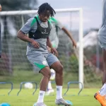 Mientras se juegan la clasificación al Mundial, los jugadores de Nigeria suspendieron el entrenamiento