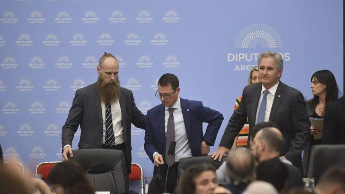 La última vez que Carlos Guberman se reunió con los opositores dijo que "no hay plata"