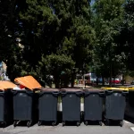 Madrid cambia el "tasazo" de basura de Sánchez y tendrá en cuenta cuántos viven en cada casa