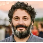 Hernán Ronsino: “La lectura ofrece otro vínculo con el tiempo, en un mundo donde parece que está prohibido aburrirse”